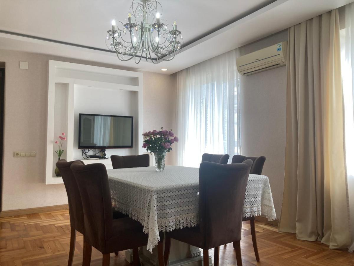 Apartment Near The Sea Batumi Exterior foto